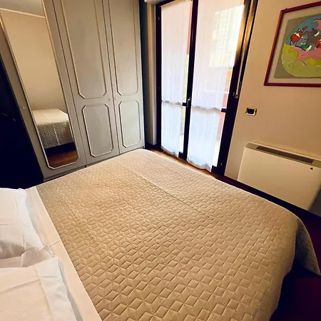 Di Lusso Nel Centro Della Verna Con 2 Da Letto Apartment *